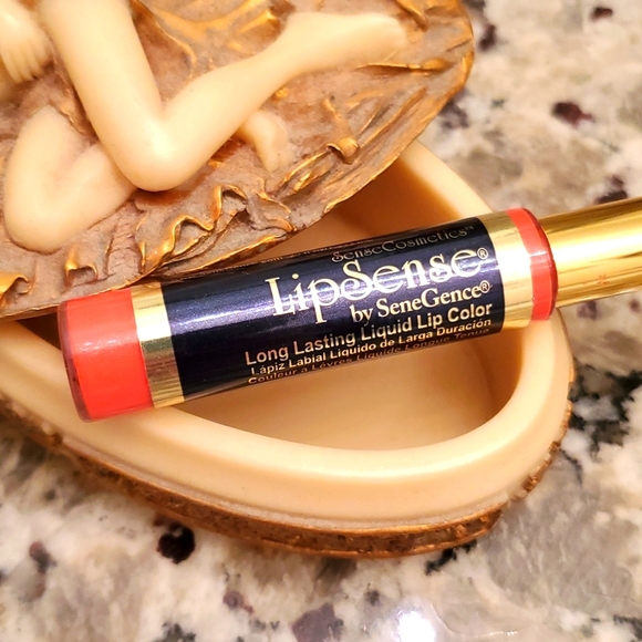 LipSense Samon - Picture 3 of 5